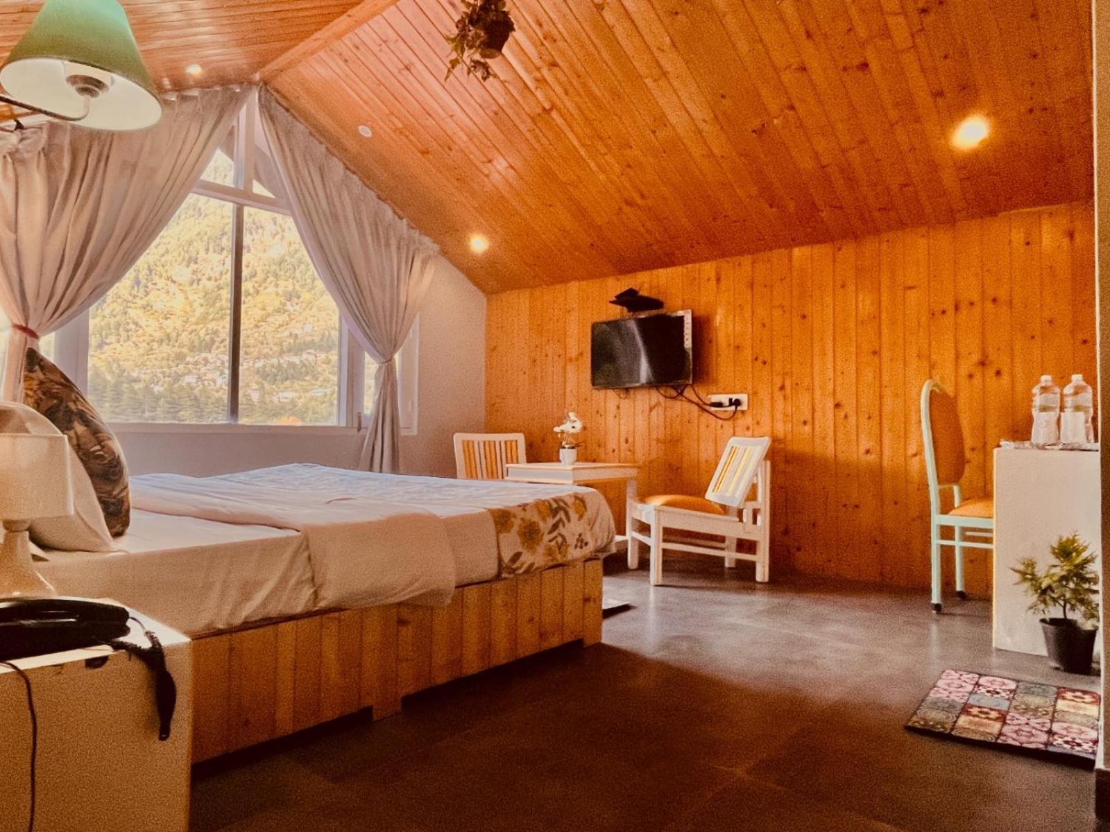 Hadimba Hill View By Hadimba Palace, Manali - Premium Room ! Family Hotel ! Parking ! Near Hadimba Temple Esterno foto