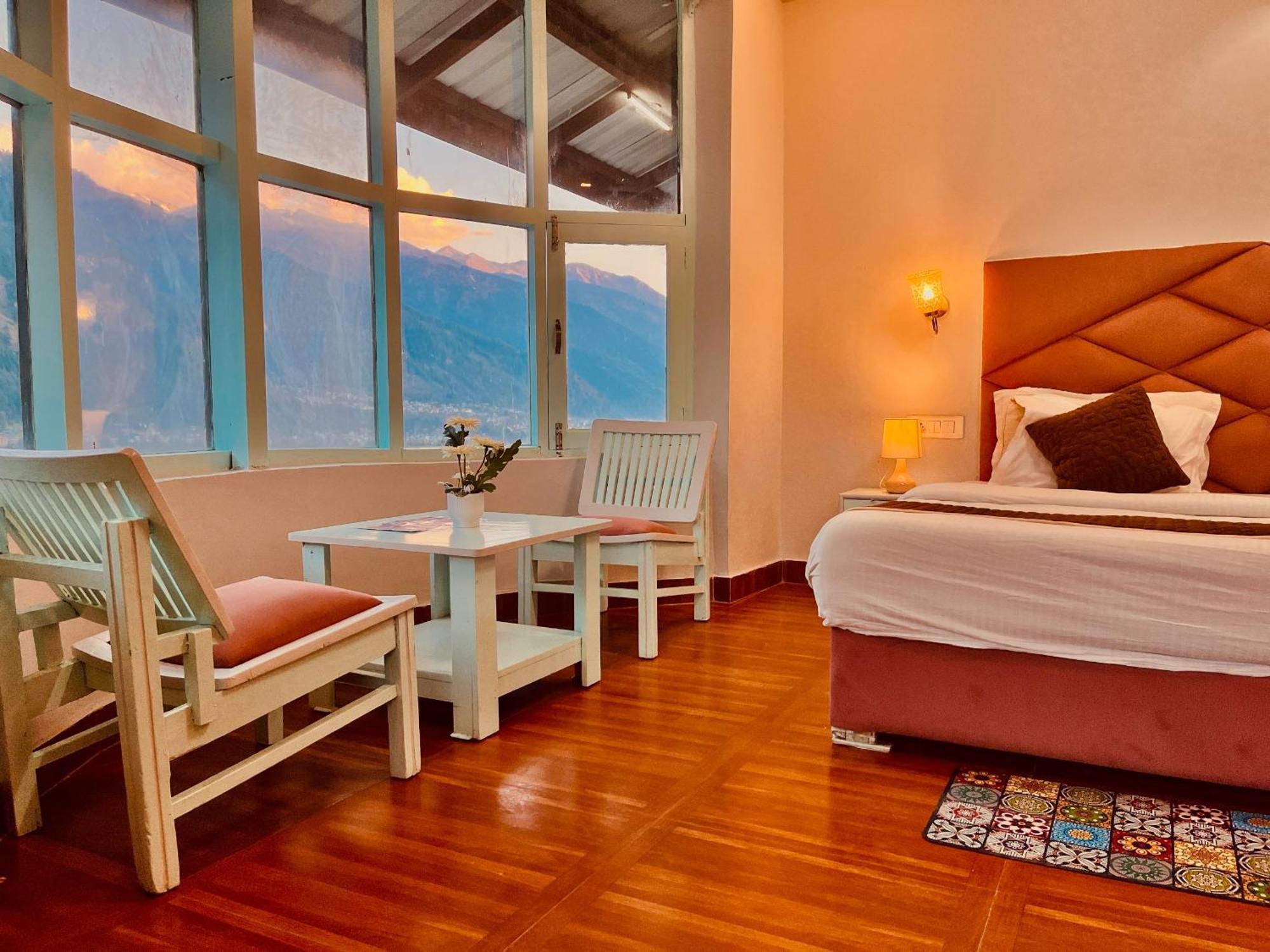 Hadimba Hill View By Hadimba Palace, Manali - Premium Room ! Family Hotel ! Parking ! Near Hadimba Temple Esterno foto