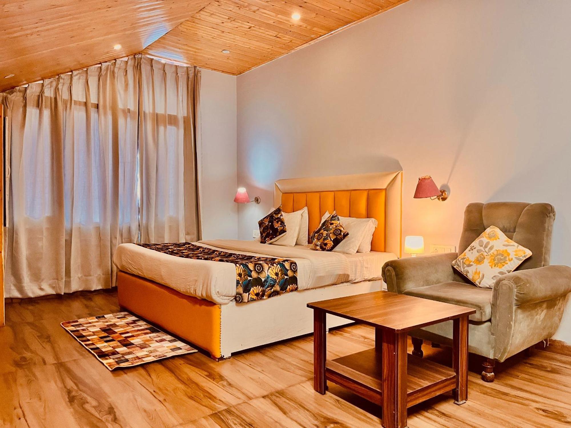 Hadimba Hill View By Hadimba Palace, Manali - Premium Room ! Family Hotel ! Parking ! Near Hadimba Temple Esterno foto