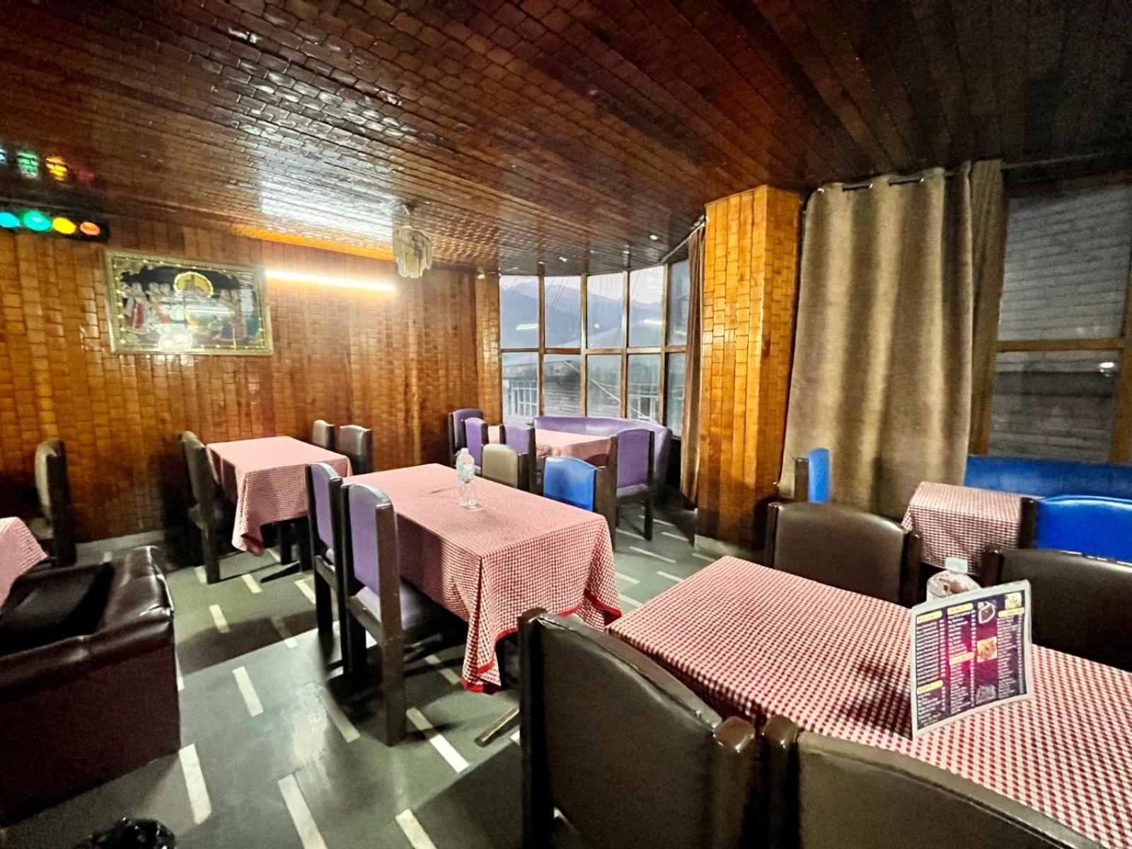 Hadimba Hill View By Hadimba Palace, Manali - Premium Room ! Family Hotel ! Parking ! Near Hadimba Temple Esterno foto