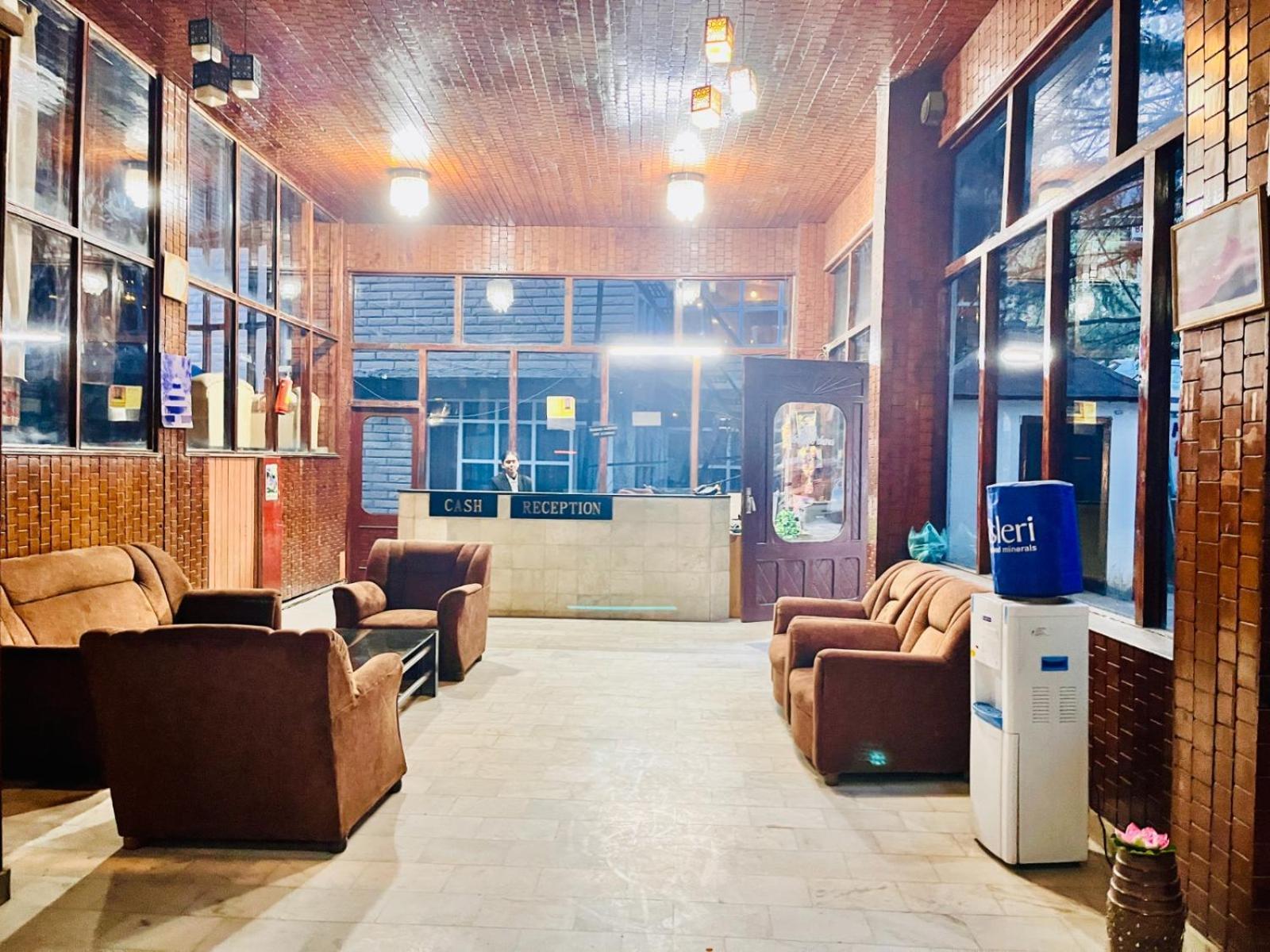 Hadimba Hill View By Hadimba Palace, Manali - Premium Room ! Family Hotel ! Parking ! Near Hadimba Temple Esterno foto