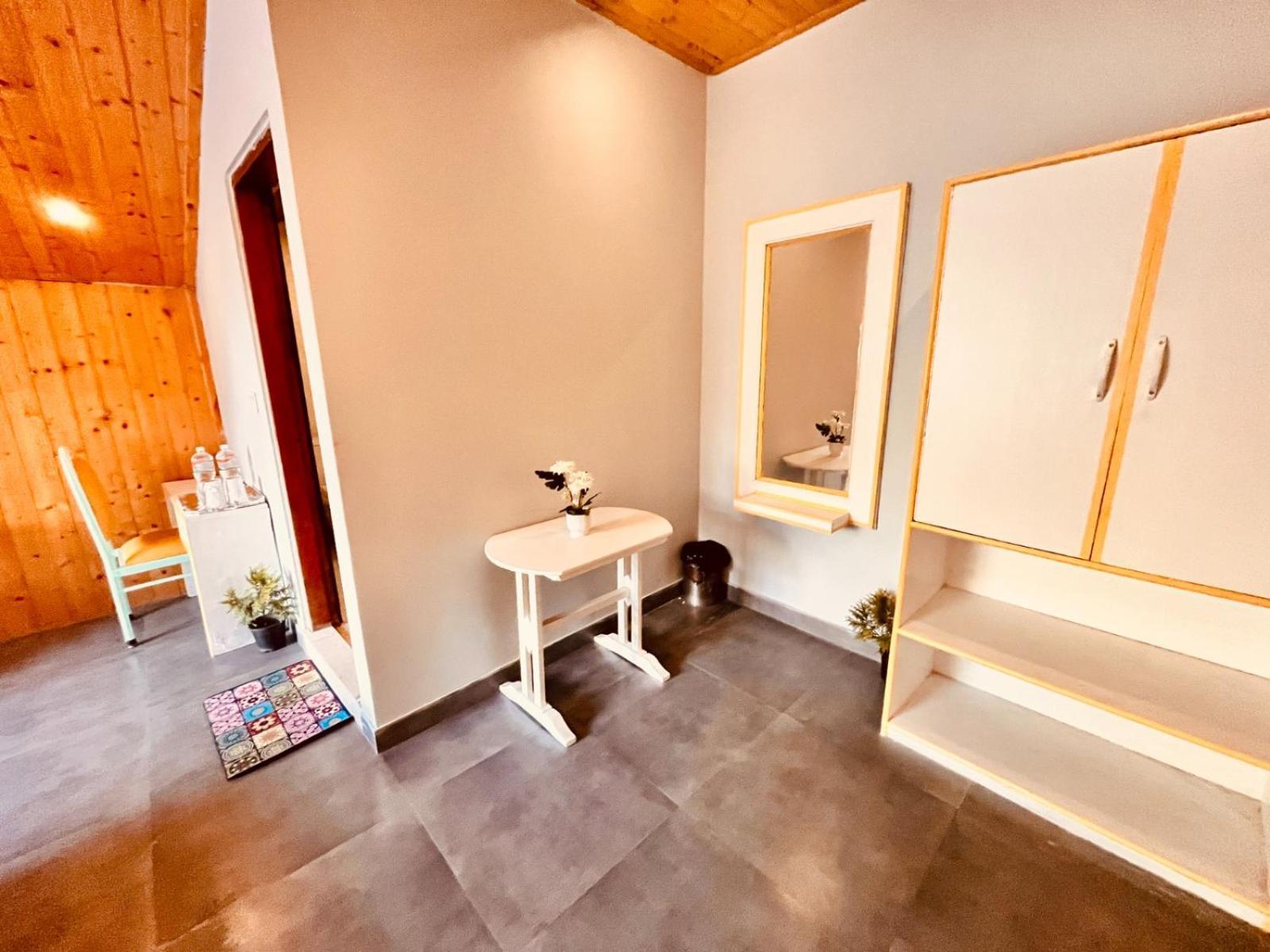 Hadimba Hill View By Hadimba Palace, Manali - Premium Room ! Family Hotel ! Parking ! Near Hadimba Temple Esterno foto