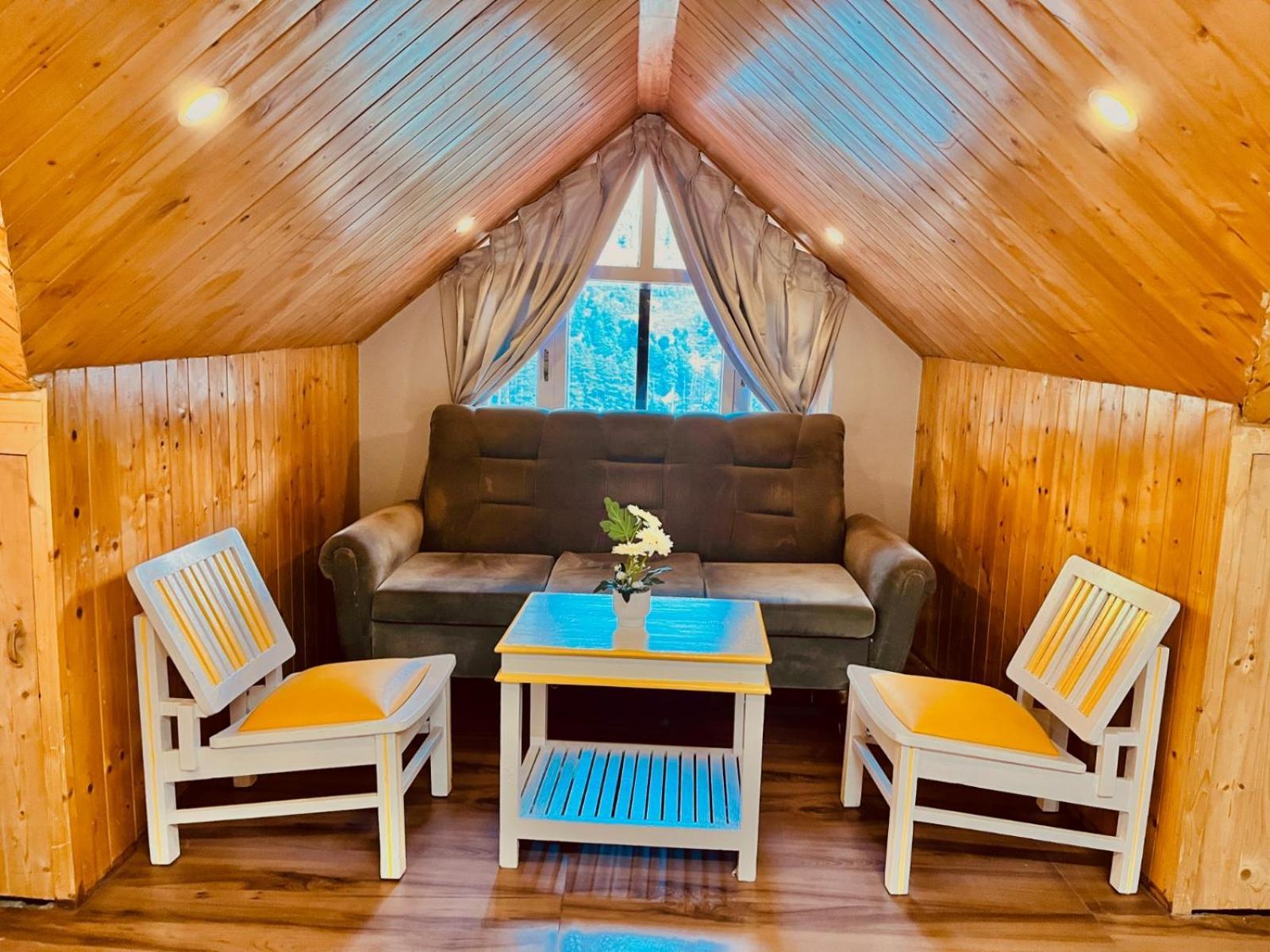 Hadimba Hill View By Hadimba Palace, Manali - Premium Room ! Family Hotel ! Parking ! Near Hadimba Temple Esterno foto