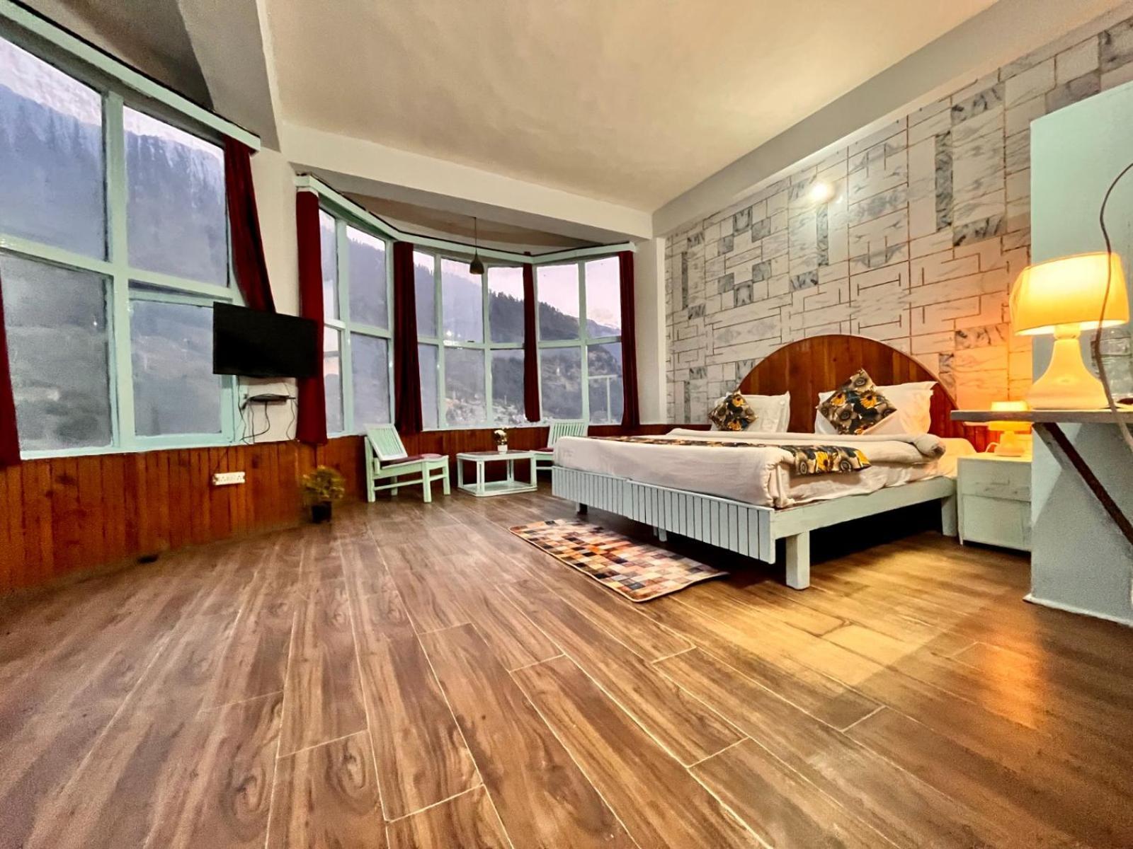 Hadimba Hill View By Hadimba Palace, Manali - Premium Room ! Family Hotel ! Parking ! Near Hadimba Temple Esterno foto