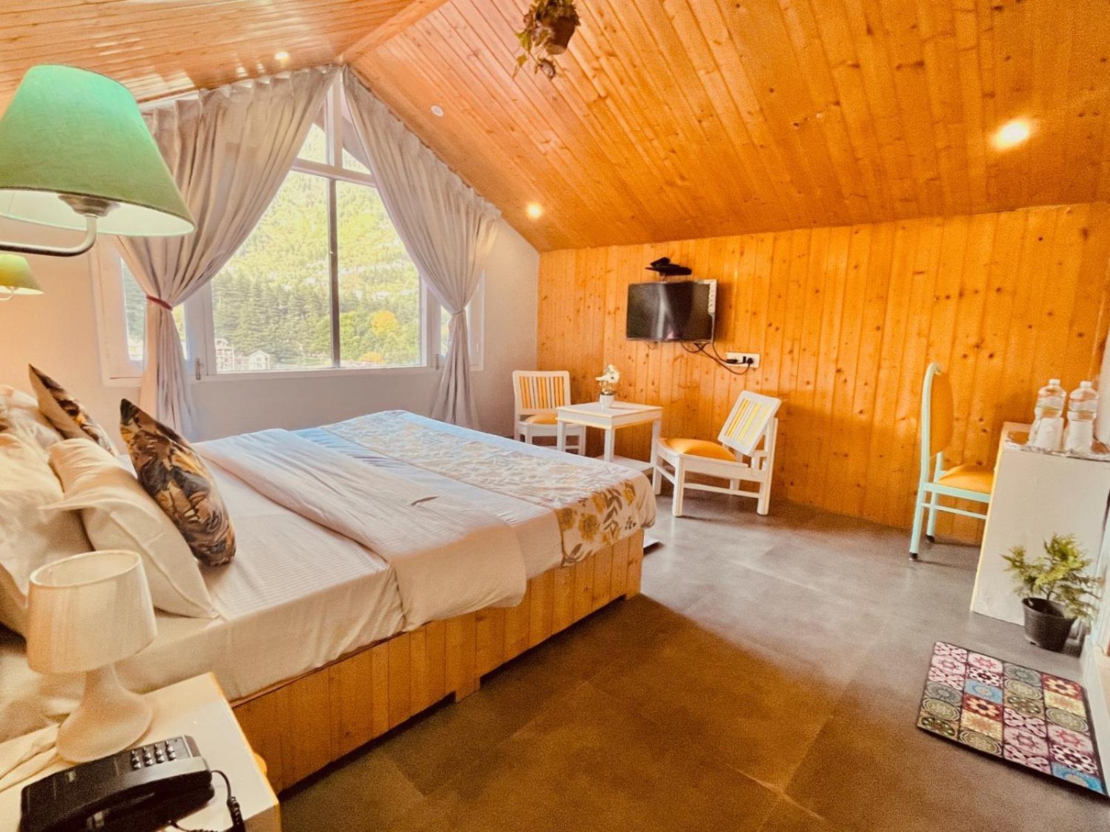 Hadimba Hill View By Hadimba Palace, Manali - Premium Room ! Family Hotel ! Parking ! Near Hadimba Temple Esterno foto
