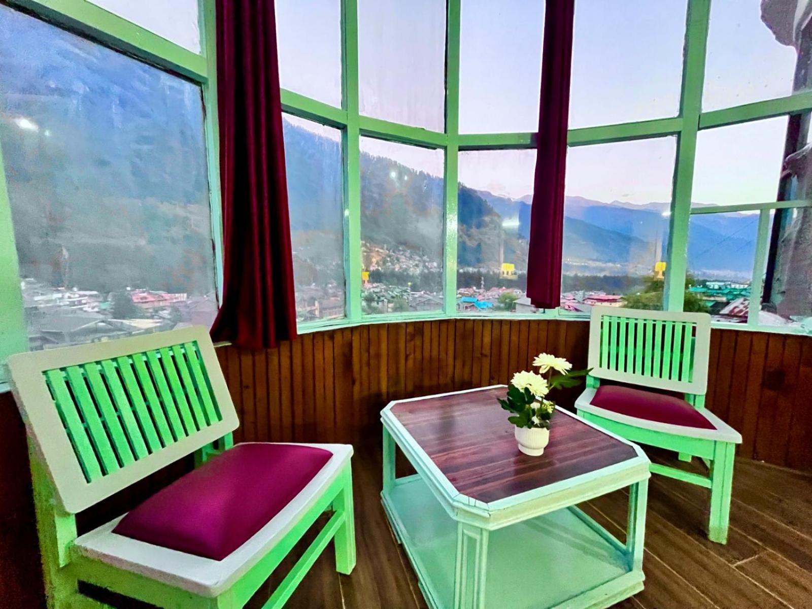 Hadimba Hill View By Hadimba Palace, Manali - Premium Room ! Family Hotel ! Parking ! Near Hadimba Temple Esterno foto