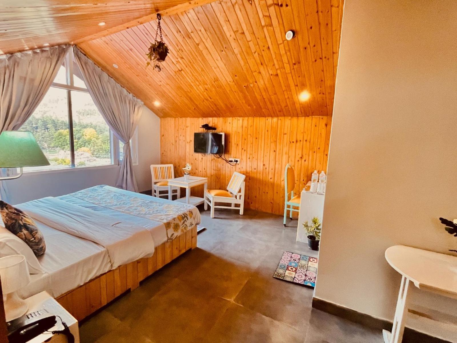 Hadimba Hill View By Hadimba Palace, Manali - Premium Room ! Family Hotel ! Parking ! Near Hadimba Temple Esterno foto