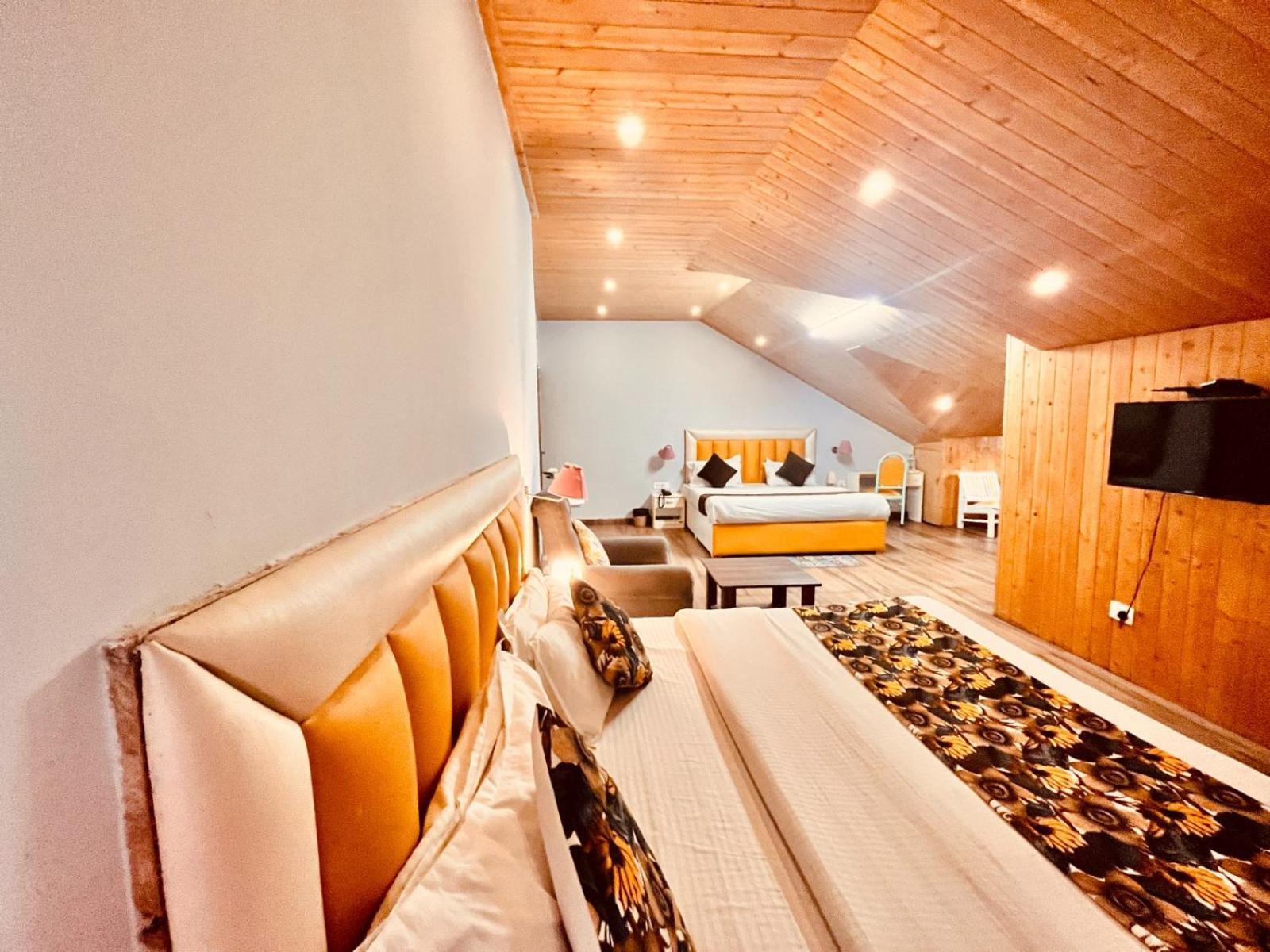 Hadimba Hill View By Hadimba Palace, Manali - Premium Room ! Family Hotel ! Parking ! Near Hadimba Temple Esterno foto