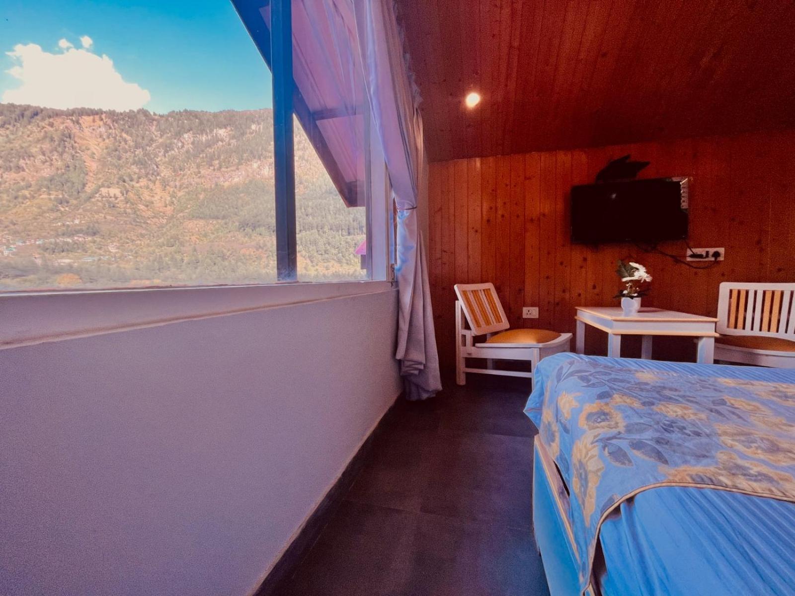 Hadimba Hill View By Hadimba Palace, Manali - Premium Room ! Family Hotel ! Parking ! Near Hadimba Temple Esterno foto