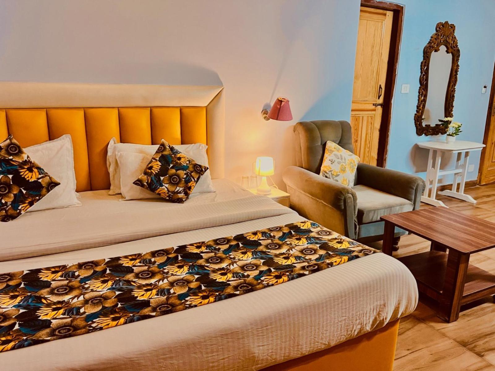 Hadimba Hill View By Hadimba Palace, Manali - Premium Room ! Family Hotel ! Parking ! Near Hadimba Temple Esterno foto