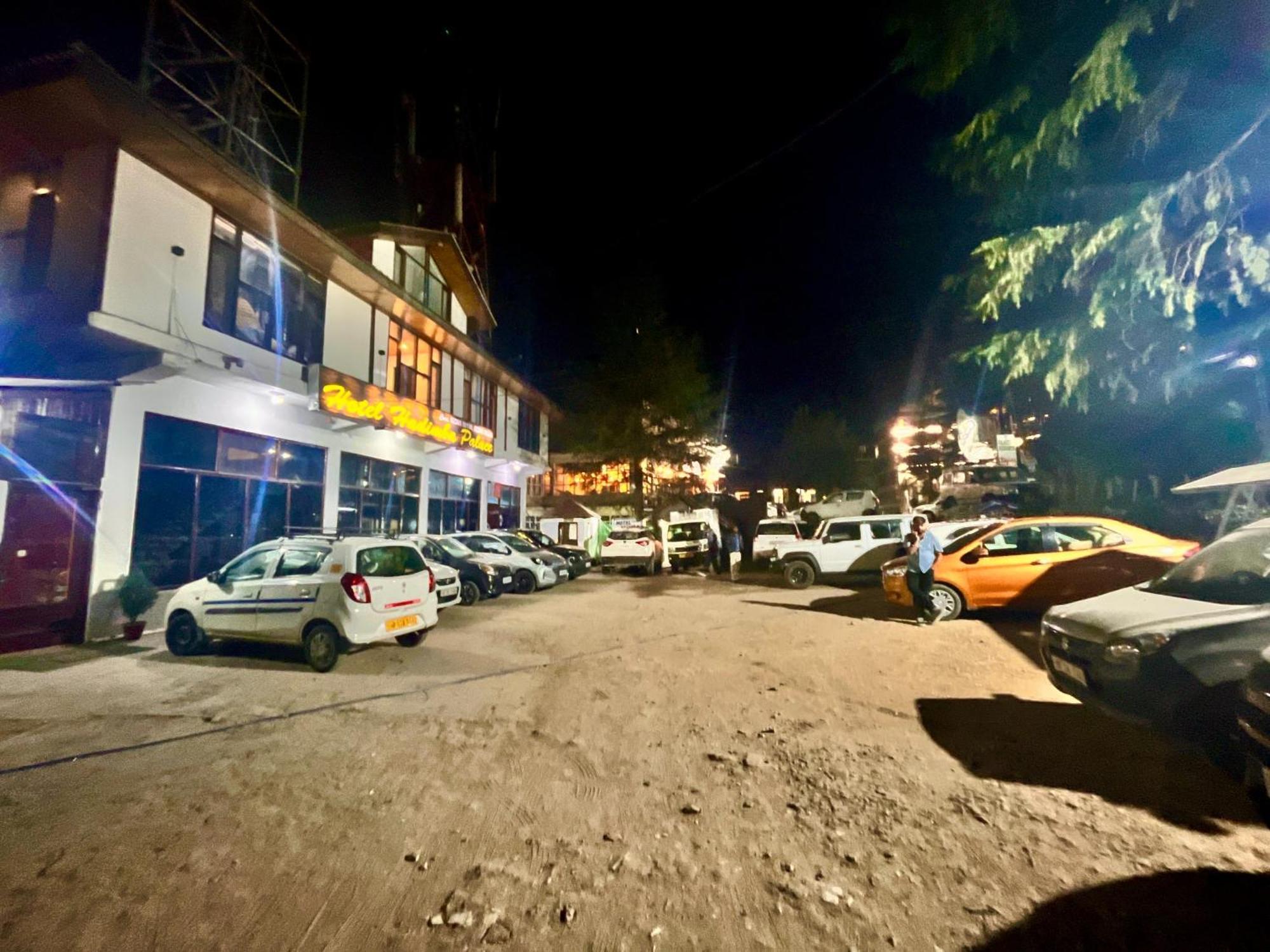 Hadimba Hill View By Hadimba Palace, Manali - Premium Room ! Family Hotel ! Parking ! Near Hadimba Temple Esterno foto