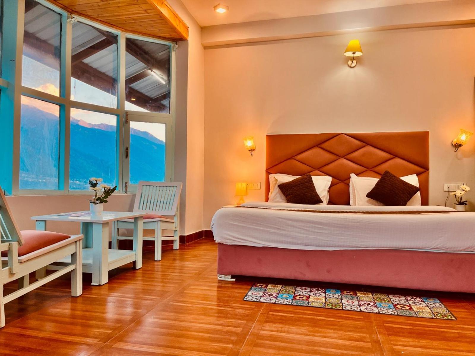 Hadimba Hill View By Hadimba Palace, Manali - Premium Room ! Family Hotel ! Parking ! Near Hadimba Temple Esterno foto