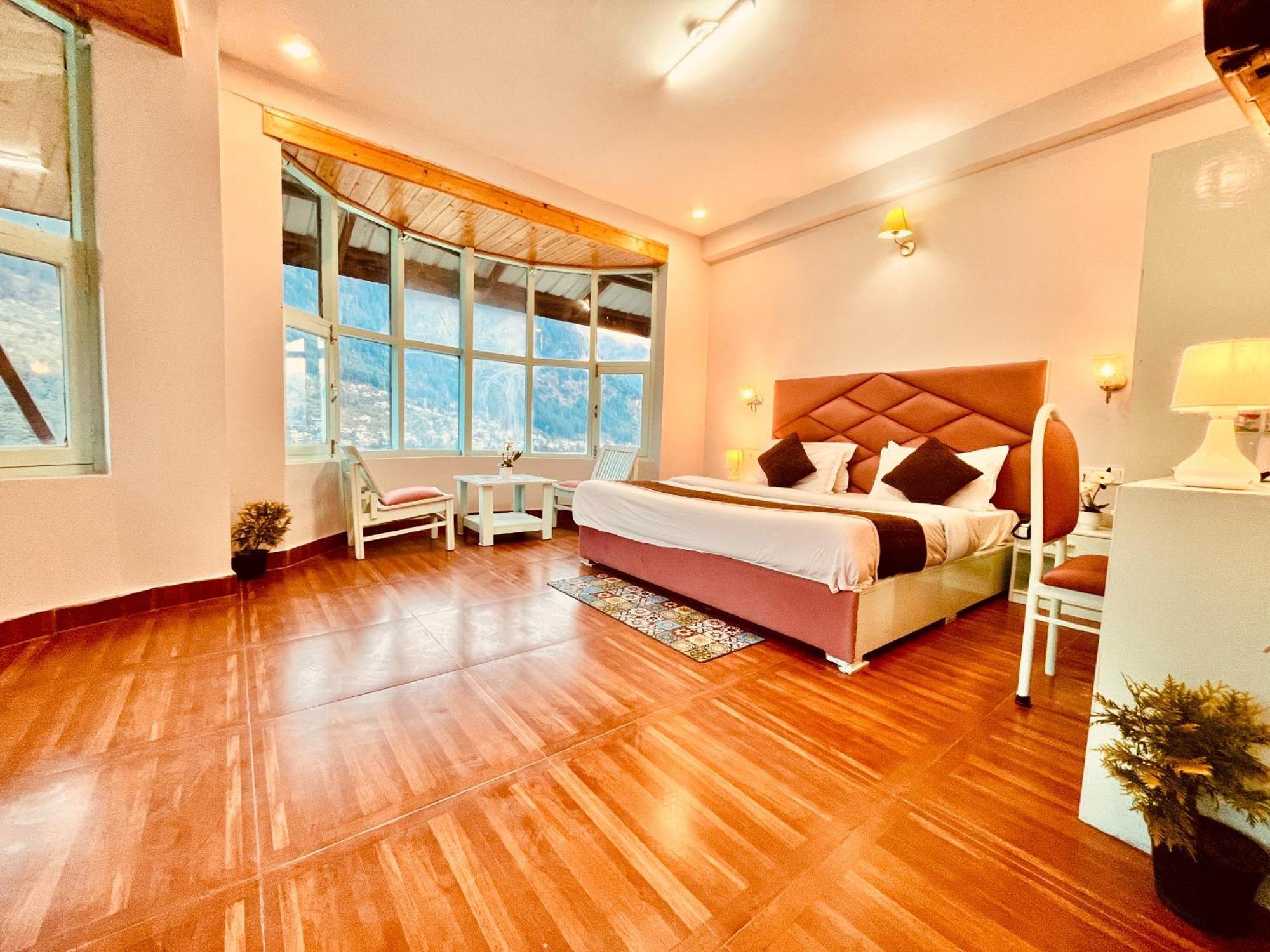 Hadimba Hill View By Hadimba Palace, Manali - Premium Room ! Family Hotel ! Parking ! Near Hadimba Temple Esterno foto