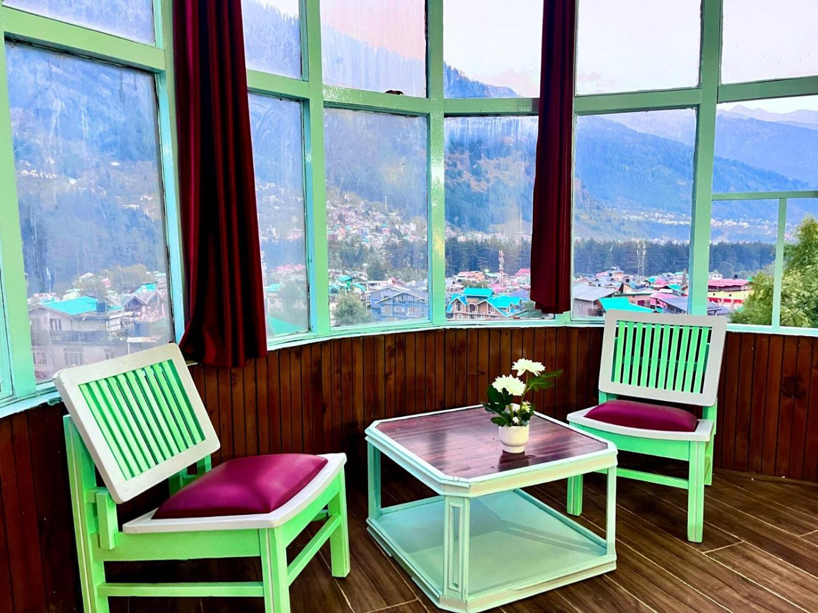Hadimba Hill View By Hadimba Palace, Manali - Premium Room ! Family Hotel ! Parking ! Near Hadimba Temple Esterno foto